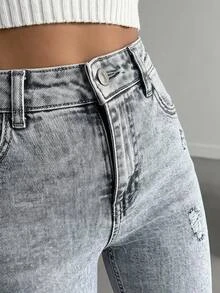 SHEIN بنطلون جينز أزرق فاتح غسيل الثلج عالي الخصر بأسلوب كاجوال مع أزرار أمامية ضيق - أزرق فاتح - مشاهدة 6