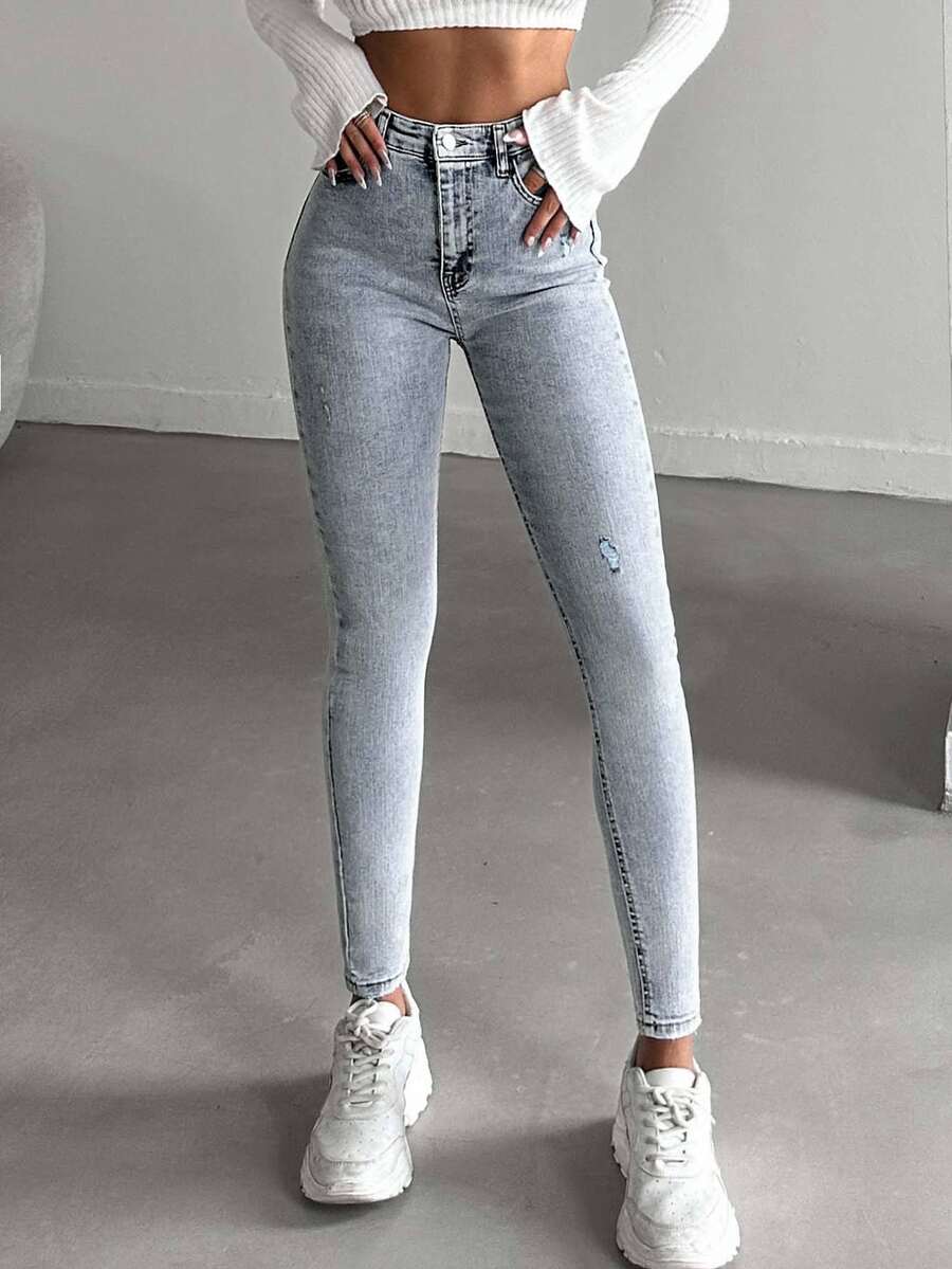 SHEIN بنطلون جينز أزرق فاتح غسيل الثلج عالي الخصر بأسلوب كاجوال مع أزرار أمامية ضيق - أزرق فاتح - مشاهدة 1