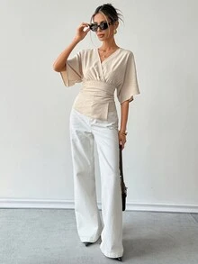Ritzy Row 新款优雅通勤女式腰部褶裥不对称下摆蝙蝠袖V领套头衫，休闲百搭春夏上衣 - 卡其色 - 查看 7