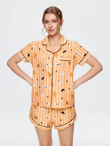 Bonmuse Pyjamasset för kvinnor med Halloween-pumpamönster, kortärmad topp och shorts i bubblig crinkle-stil - Orange - Visa 7