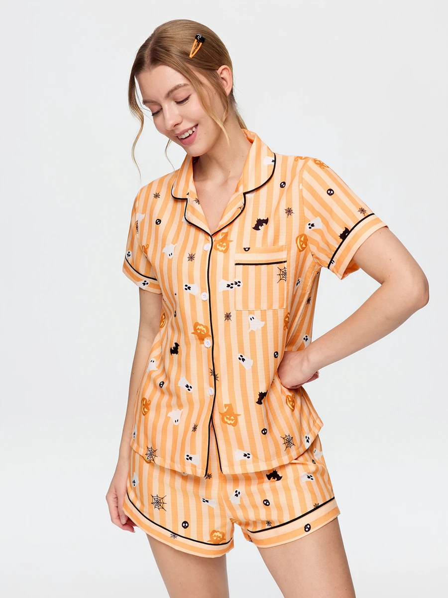 Bonmuse Pyjamasset för kvinnor med Halloween-pumpamönster, kortärmad topp och shorts i bubblig crinkle-stil - Orange - Visa 1
