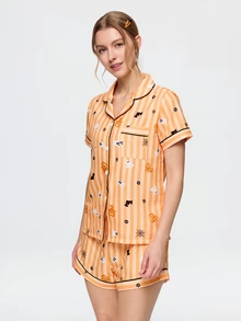 Bonmuse Pyjamasset för kvinnor med Halloween-pumpamönster, kortärmad topp och shorts i bubblig crinkle-stil - Orange - Visa 6