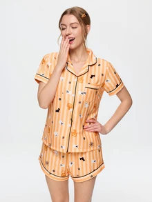 Bonmuse Pyjamasset för kvinnor med Halloween-pumpamönster, kortärmad topp och shorts i bubblig crinkle-stil - Orange - Visa 3