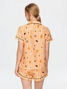 Bonmuse Pyjamasset för kvinnor med Halloween-pumpamönster, kortärmad topp och shorts i bubblig crinkle-stil - Orange - Visa 2