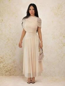 SHEIN PETITE Solid Beige Round Neck Short Sleeve Fitted Ruched Flared Elegant Dress - Suitable For Weddings, Formal Dinners, Dates And Guest Attire - Apricot - View 7