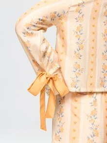 Bonmuse طقم بيجامة نسائي مكون من كارديجان ذو طوق وتصميم فراشة مع طباعة ورقية زهرية قلبية مخططة على طراز الريف الرومانسي - أصفر - مشاهدة 6