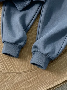 SHEIN Fashionable Crew Neck Sweatshirt And Long Pants Sports Set For Autumn, Contrast Color Striped And Fashionable Graphic Design, Suitable For Holiday Gatherings And Parties, First Choice For Little Boys In Spring, Autumn And Winter, Fashionable Casual Wear - Dusty Blue - View 5