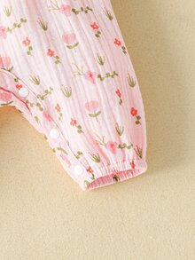 SHEIN قطعتان من ملابس الرومبير ذات الأكمام الطويلة بطبعة زهور للبنات حديثات الولادة، بدلة جمبسوت مزينة بحافة كشكشة حلوة وفيونكة مع عصابة رأس مطابقة جميلة، ملابس لطيفة - وردي فاتح - مشاهدة 8