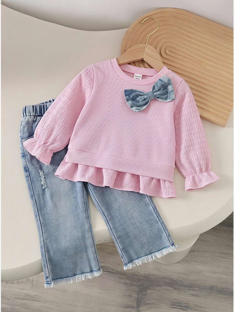SHEIN 2件組幼女上衣與牛仔喇叭褲套裝，甜美可愛粉藍牛仔蝴蝶結荷葉邊拼接毛邊設計，長袖圓領，生日派對秋季公主風