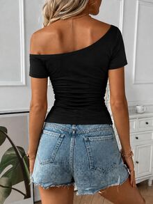 IslaSuriya 女款 T-shirt，不對稱肩短袖修身剪裁，優雅休閒街頭風，適合日常穿著、外出與約會，黑色與金色 - 彩色 - 查看 2