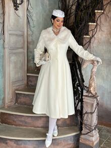 Lyrianda Halloween Plus Size Solid Color Large Fur Collar A-Line Patchwork Tweed Long Sleeve Overcoat - Apricot - View 4