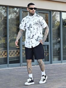 Devon Thys 男士度假休闲热带印花短袖衬衫短裤套装。采用纽扣前襟设计，非常适合音乐节、夏威夷海滩度假和日常穿着。也是送给男友或丈夫的绝佳礼物。男士短袖衬衫短裤夏季套装，男士两件套，假日休闲装。 - 彩色 - 查看 1