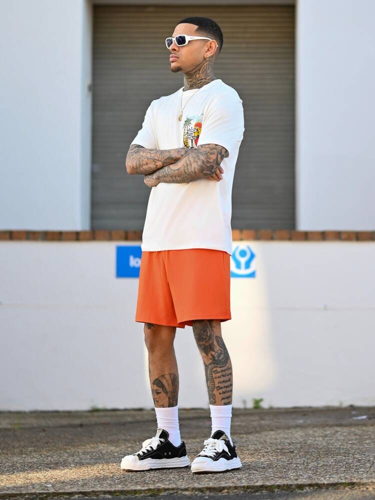 Devon Thys 男士棕榈树印花短袖T恤和纯色短裤两件套，假日装 - 彩色 - 查看 3