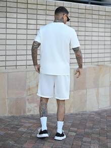 Devon Thys 男士两件套字母印花 T 恤和短裤套装,休闲夏季舒适服装 - 白色 - 查看 5