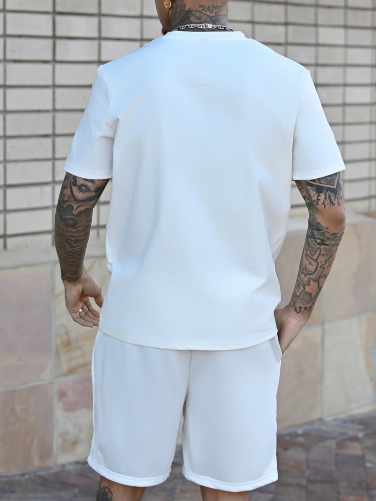 Devon Thys 男士两件套字母印花 T 恤和短裤套装，休闲夏季舒适服装 - 白色 - 查看 2