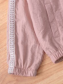 SHEIN Tween Girls Embroidered Bow Preppy Style Sports Set, Heart Stripe Stand Collar Jacket + Jogger Pants 2 Pieces Set, Suitable For Spring And Autumn - Pink - View 7
