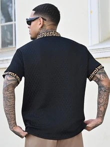 Devon Thys 男士针织提花纯色纹理罗纹领口和袖口 Polo 衫 - 黑色 - 查看 2