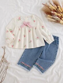 SHEIN Vintaside Kids 嬰兒女童花卉刺繡上衣與牛仔長褲2件套，夏季新品，休閒可愛復古植物印花，親膚柔軟直筒寬鬆原邊褲腳，適合日常穿著、兒童節、假期、野餐、上學、外出，夏季復古優雅甜美女寶套裝 - 白色 - 查看 3