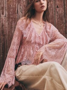SHEIN 波希米亞浪漫休閒純粉色V領荷葉邊鈕扣長袖蕾絲上衣，女款秋季穿搭，鄉村音樂會與節慶造型 - 粉色 - 查看 8