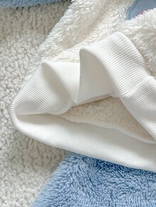 SHEIN Playful Pals 男嬰可愛大象刺繡圓領長袖上衣與鬆緊腰長褲雙面極地絨毛套裝，適合休閒外出與冬季穿著，百搭冬季套裝 - 淺藍色 - 查看 8