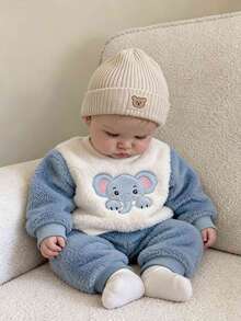 SHEIN Playful Pals 男嬰可愛大象刺繡圓領長袖上衣與鬆緊腰長褲雙面極地絨毛套裝，適合休閒外出與冬季穿著，百搭冬季套裝 - 淺藍色 - 查看 1