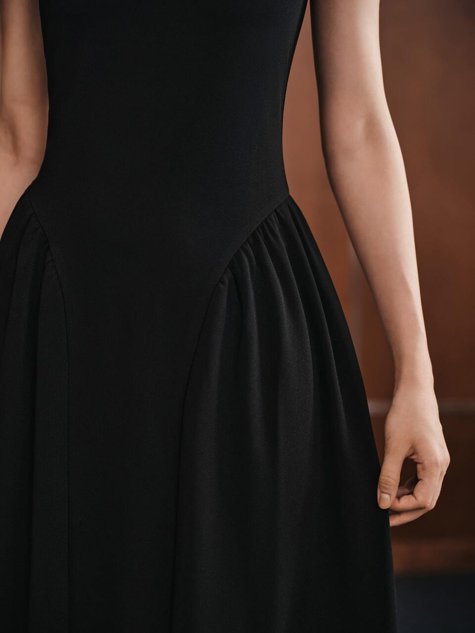 Women's Elegant High-End Asymmetrical Cut Waist-Cinching Ruched Black Off-Shoulder Sleeveless Dress