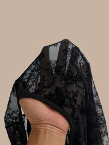 ROMWE Goth Gaun Ukuran Besar Lengan Lonceng Motif Sulur Beludru Gaya Gotik Vintage untuk Halloween - Hitam - View 7