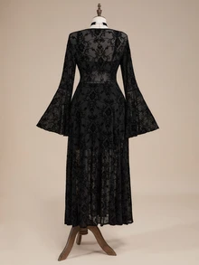 ROMWE Goth Gaun Ukuran Besar Lengan Lonceng Motif Sulur Beludru Gaya Gotik Vintage untuk Halloween - Hitam - View 3