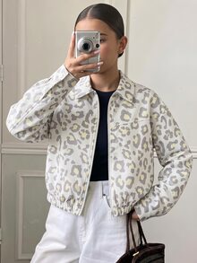 SHEIN Sparklyn 女童白色長袖輕量拉鍊外套，兒童休閒外衣，短翻領豹紋夾克，寬鬆版型，灰白豹紋，適合秋冬疊穿，日常穿搭，可搭配牛仔褲、工裝褲與短裙 - 白色 - 查看 1