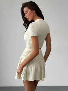 Aloruh Women's Elegant Sexy Minimalist French Tea Party Vacation Knit 2 Pieces Set Short Sleeve Top + Mini Skirt Casual Preppy Outfit Brunch Off-White Fall - Apricot - View 3
