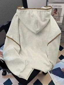 Sparklyn 青少年女孩淺灰色連帽衛衣，黑色波浪邊飾，寬鬆落肩長袖套頭衛衣，時尚休閒款，適合春秋校園與日常穿著 - 灰色 - 查看 2
