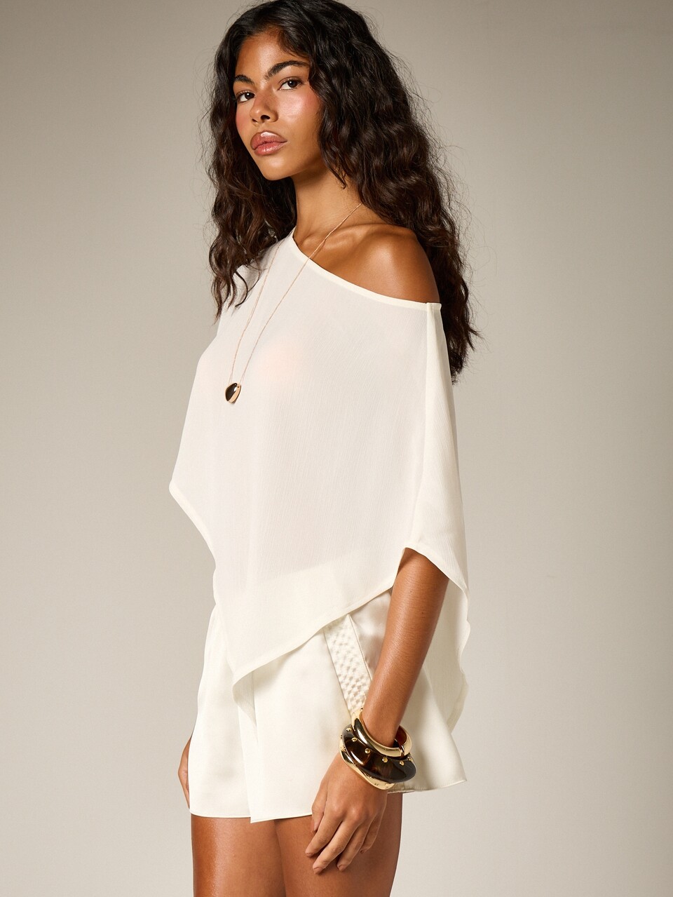 AiiRZ Women's Off Shoulder Flowy Cape Top With Batwing Sleeves Casual Loose Fit Blouse For Summer Beach Vacation Wear