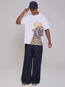Musero OVERSIZED DROP SHOULDER GRAPHIC TSHIRT WITH CHEETAH PRINT - White - View 2