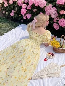Lyrianda Vestido maxi de manga corta con estampado floral diminuto y cintura anudada, ideal para vacaciones - Amarillo - Ver 2