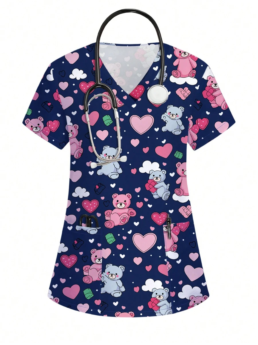 PopScrub 卡通熊心形短袖女士护理手术服上衣，护士制服 - 彩色 - 查看 1