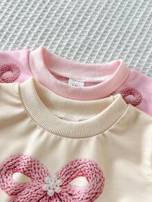 SHEIN 2件組女嬰可愛甜美奶油白與淺粉色蝴蝶結刺繡長袖圓領冬季休閒套頭衛衣上衣，親子穿搭款 - 彩色 - 查看 4