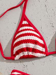 SHEIN Swim Summer2026 春夏歐美新款經典紅色復古條紋性感兩件式比基尼套裝，甜美辣妹掛脖綁帶三角杯拼色紅邊顯瘦遮肉，海灘度假休閒溫泉通用女款泳衣 - 彩色 - 查看 5