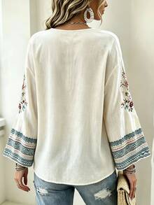Selamara Autumn/Winter Plus Size Women's Fashion Floral Print V-Neck Flare Sleeve Top - Multicolor - View 2