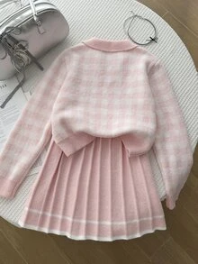 SHEIN مجموعة ملابس مُحبوكة للبنات، كنزة صوفية صوفية وردية مطرزة بأرنب جميل ذات نقشات مربعات + تنورة صغيرة محبوكة، بلوزة بياقة V طويلة الأكمام للمراهقات، طراز أنيق وكاجوال للخريف/الشتاء - وردي - مشاهدة 3
