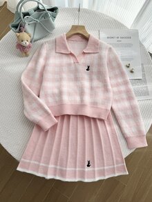SHEIN مجموعة ملابس مُحبوكة للبنات، كنزة صوفية صوفية وردية مطرزة بأرنب جميل ذات نقشات مربعات + تنورة صغيرة محبوكة، بلوزة بياقة V طويلة الأكمام للمراهقات، طراز أنيق وكاجوال للخريف/الشتاء - وردي - مشاهدة 6