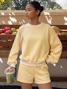 SHEIN 青少年女孩秋季套裝 2 件組 黃色與白色格紋針織落肩套頭上衣，彈性腰頭，搭配格紋短褲 - 黃色 - 查看 3