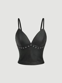 SHEIN MOD طقم نسائي من قطعتين بتصميم عصري، توب كاميسول من جلد PU بلون موحد مع تفاصيل حلقات معدنية وتنورة بكشكشة - الأسود - مشاهدة 9