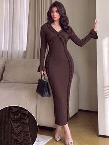 Modelyn Gaun Midi Wanita Elegan dengan Potongan Pas Badan, Leher V, Lengan Panjang, Hiasan Rumbai, dan Belahan Samping, Desain yang Melangsingkan - Coklat - View 2