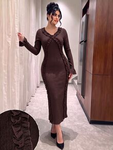 Modelyn Gaun Midi Wanita Elegan dengan Potongan Pas Badan, Leher V, Lengan Panjang, Hiasan Rumbai, dan Belahan Samping, Desain yang Melangsingkan - Coklat - View 4
