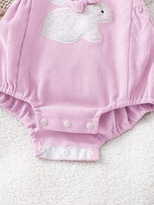 SHEIN Playful Pals 新生女嬰 2件組：荷葉邊肩帶兔子泡泡連身衣 + 蝴蝶結髮帶，柔軟透氣，適合拍照與日常穿著 - 淡紫色 - 查看 8