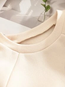 SHEIN Bộ 2 món áo nỉ cổ tròn lót lông cừu và quần ống rộng cho bé gái tween, họa tiết nơ da báo màu be, áo chui đầu dáng rộng, trang phục thu đông - Màu be - Xem 5
