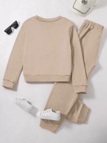 SHEIN 青少年女孩 2件組加大號壓紋 California 運動衫與慢跑褲套裝，休閒保暖內裡冬季運動服套裝，適合學校穿著 - 卡其色 - 查看 2