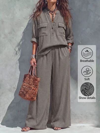 Linhara CURVE Setelan Dua Potong Motif Kotak-kotak Baru untuk Wanita Ukuran Plus, Atasan Lengan Panjang Kerah V dengan Kancing Setengah dan Saku Dada, Dipadukan dengan Celana Panjang Lebar Berlipit, Potongan Kasual Longgar, Kain Kotak-kotak Nyaman, Gaya Liburan Bohemian, Minimalis Modis untuk Perjalanan, Cocok untuk Berbagai Acara.