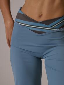 Musera Sport Contrast Colour Striped V Dipped Cross Over Front Fitted Flare Yoga Style Legging Workout Gym Cute Pilates Fitness Daily - Blue - View 5