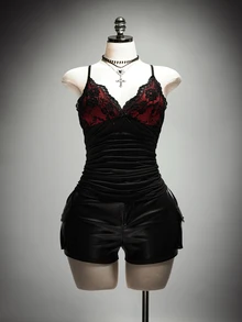 SHEIN ICON 女款大尺碼復古性感千禧風Y2K暗黑哥德風黑紅拼色對比蕾絲腰部抓褶修身細肩帶背心 - 紅色和黑色 - 查看 8